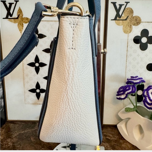 Michael Michael Kors NWOT GEMMA COLORBLOCKED TOTE blue,black and white - Picture 4 of 10